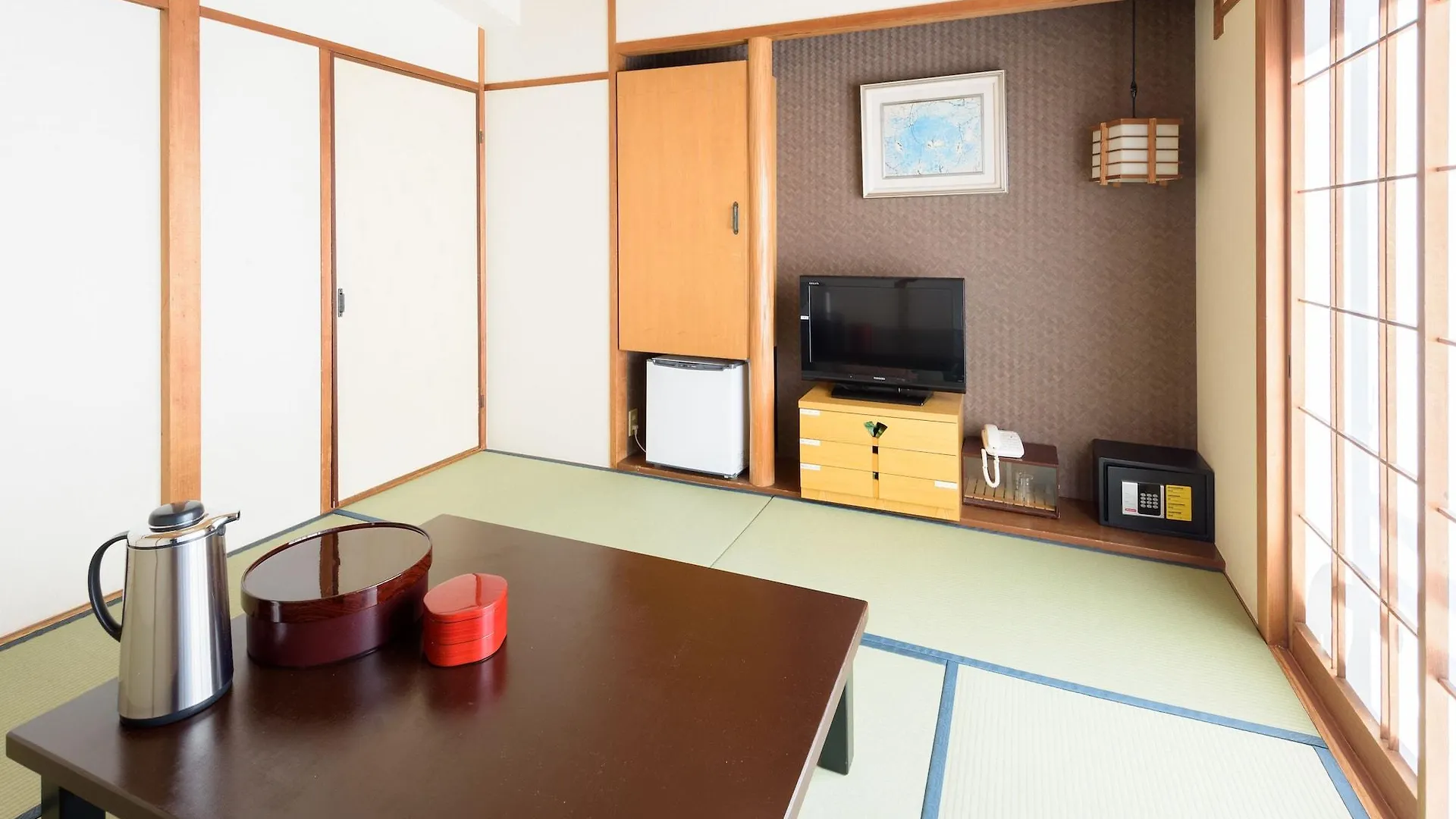 Yamatoya Honten Ryokan Osaka 3*,