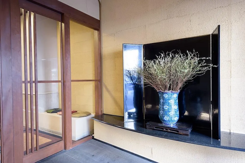 Yamatoya Honten Ryokan Osaka 3*,